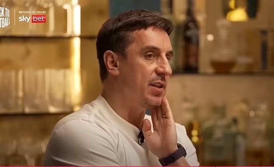 ข่าวบอล วันนี้ - ลิเวอร์พูล : เนวิลล์ ใส่ชื่อวัยรุ่นหงส์ติดท๊อปทรีฟอร์มเด่นเหนือคาด