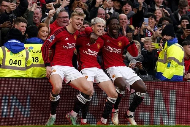 ข่าวบอล วันนี้ - แมนยู : 2 ยักษ์ลีกสเปนเล็งแข้งปีศาจแดง หลังโดนดอง 2 แมตช์ติด